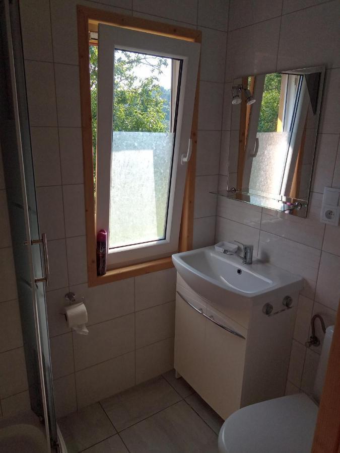 Domek W Bieszczadzkim Sadzie Bobrka Exterior foto